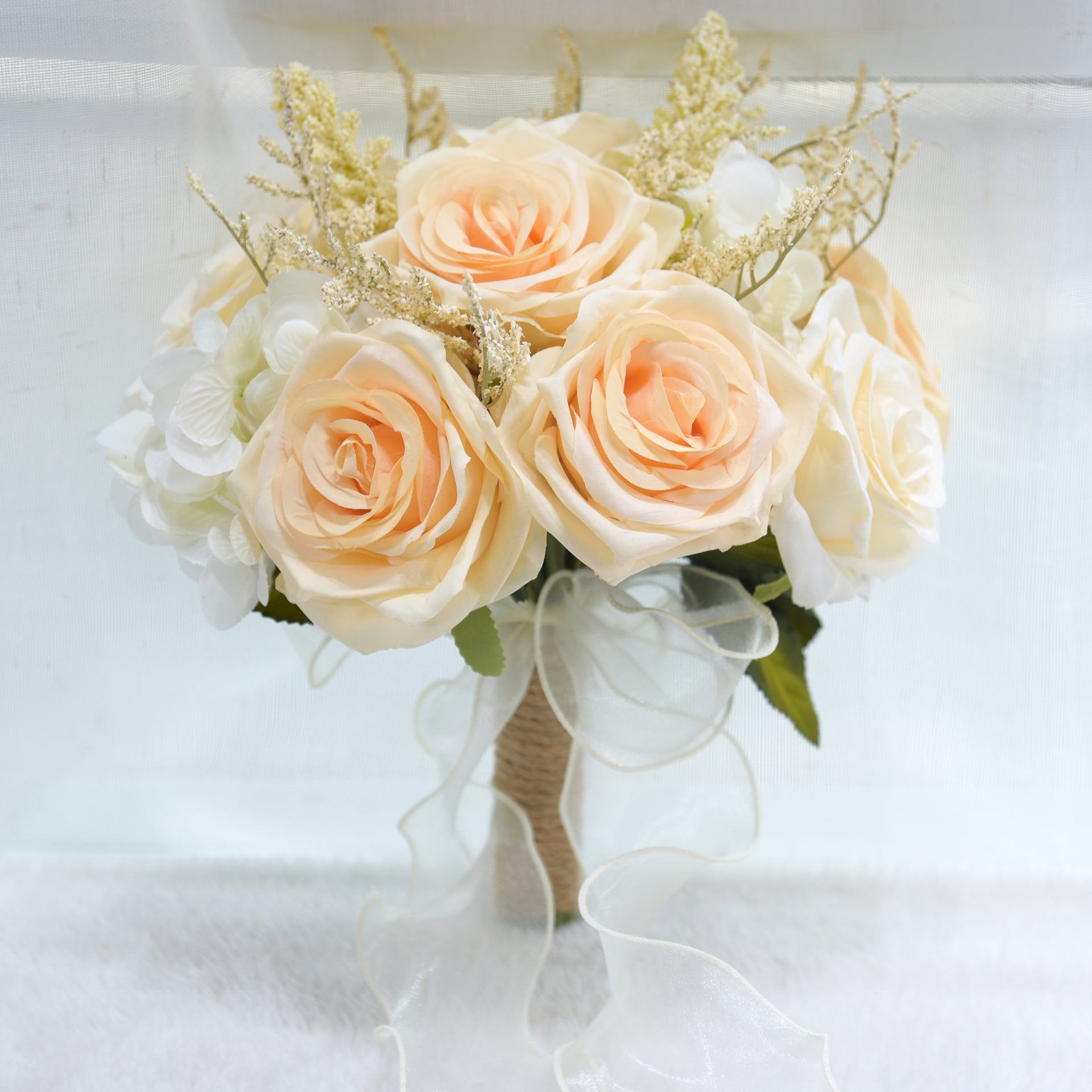 Outdoor Hand Bouquet Wedding Photography Prop